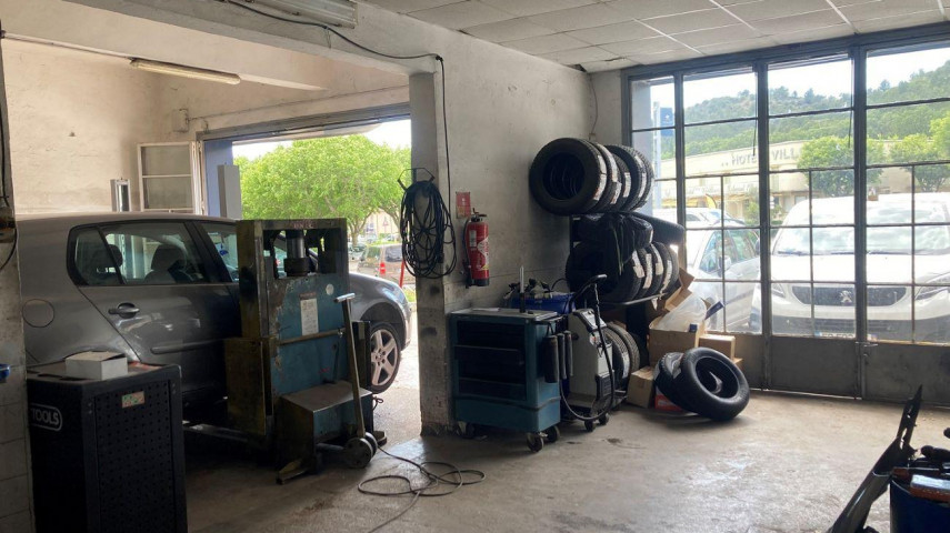Garage automobile et station essence à reprendre - Val de Durance-Sisteronnais (04)